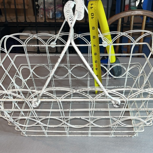 Large Wrought Iron Distressed White Basket with Handles - Picture 3 of 4